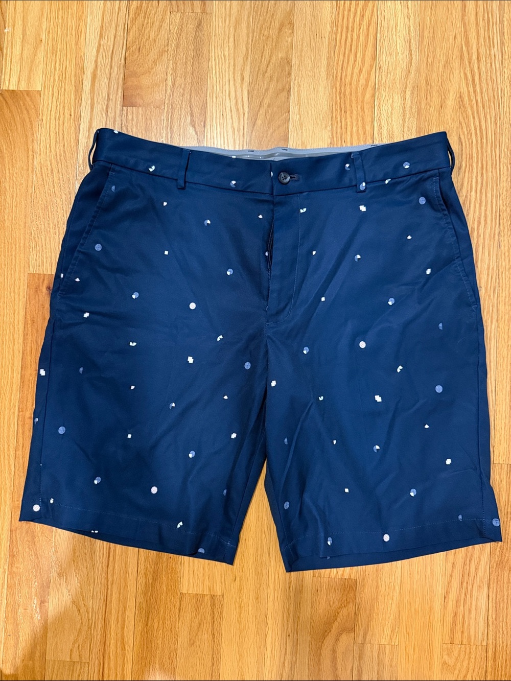 Men's Navy Walter Hagen golf shorts. 38W